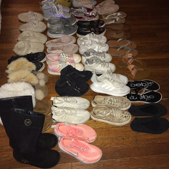 30 pairs of youth girls shoes. For bulk sale. - Picture 3 of 9